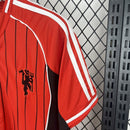 CAMISOLA DE BASEBOL DO MANCHESTER UNITED 25/26 VERMELHO
