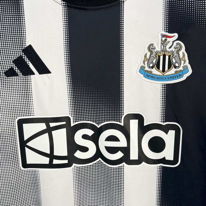 CAMISOLA DO NEWCASTLE 25/26 BRANCO E PRETO